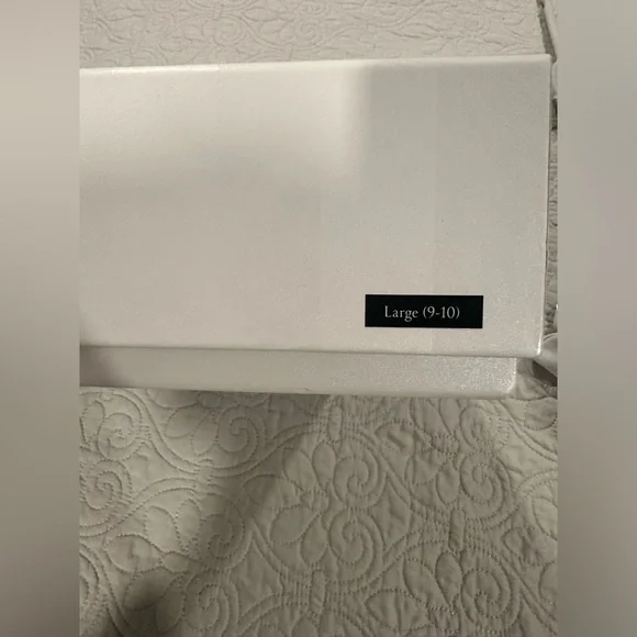 Victoria’s Secret Bridal Sleep Set NIB - Picture 3 of 4